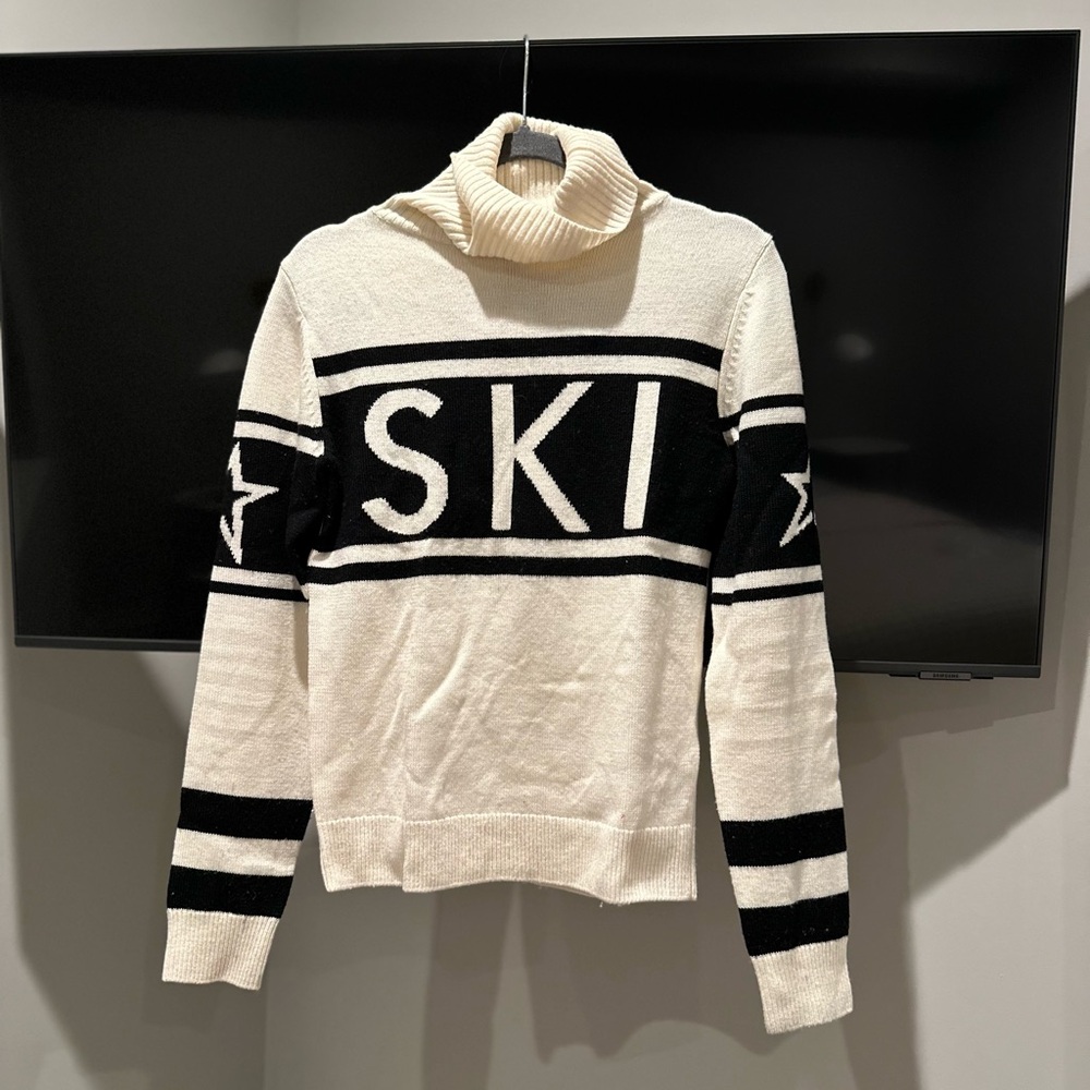 Perfect Moment Ski Schild Turtleneck Sweater.